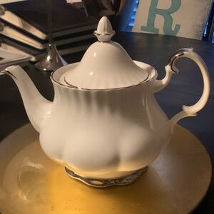 Royal Albert “Chantilly” tea pot